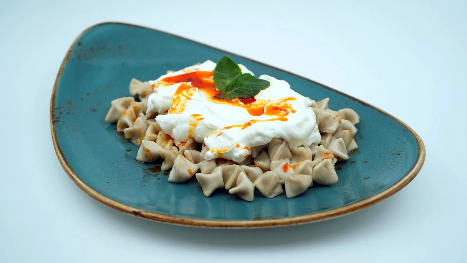 Manti – türkische Ravioli mit Joghurt im Löwenbräu Köln